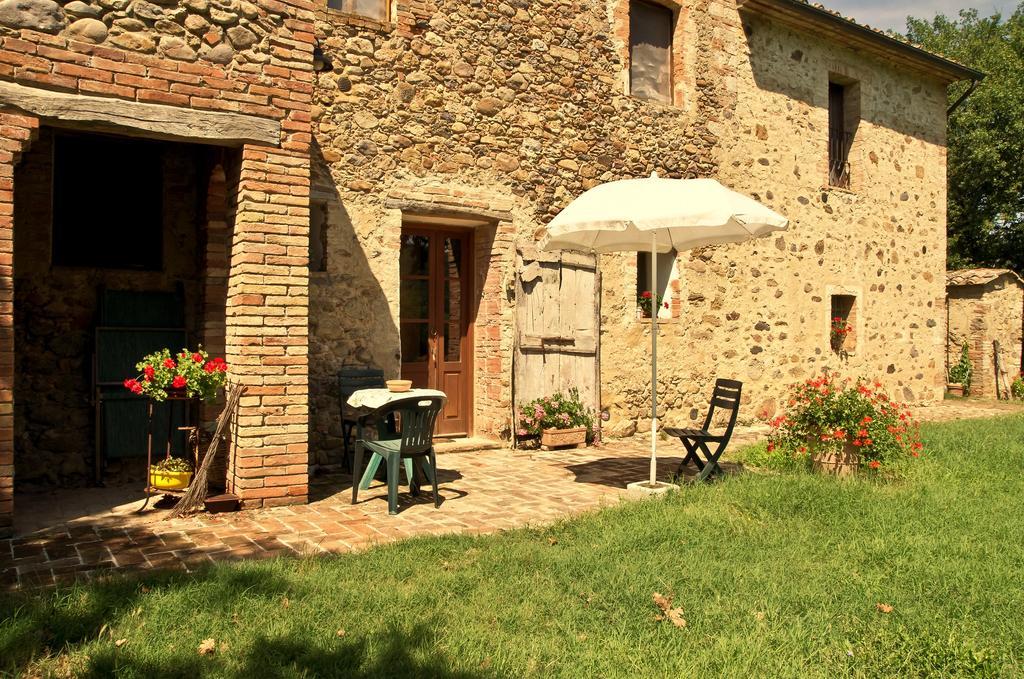 Agriturismo Il Casalino Pari Ngoại thất bức ảnh